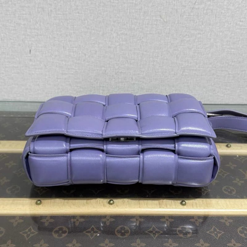 BV 紫色PaddedCassette銀扣肩背斜背枕頭包 26*18*8  98新配件塵袋-3