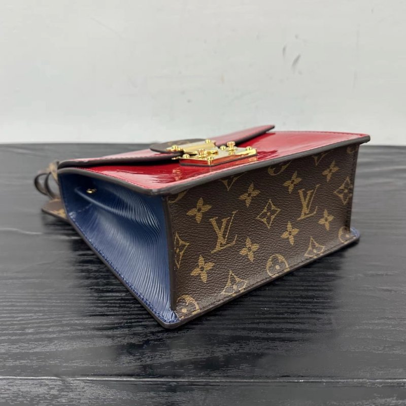 LV  SpringStreet金扣紅色漆皮手提肩背斜背包 17*16*8.5 98新配件購證-2