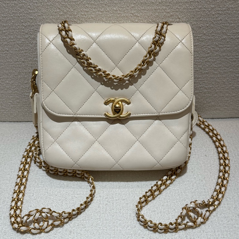 溫柔天花板CHANEL 23p Ado 奶白色金鍊雙肩後背包-3