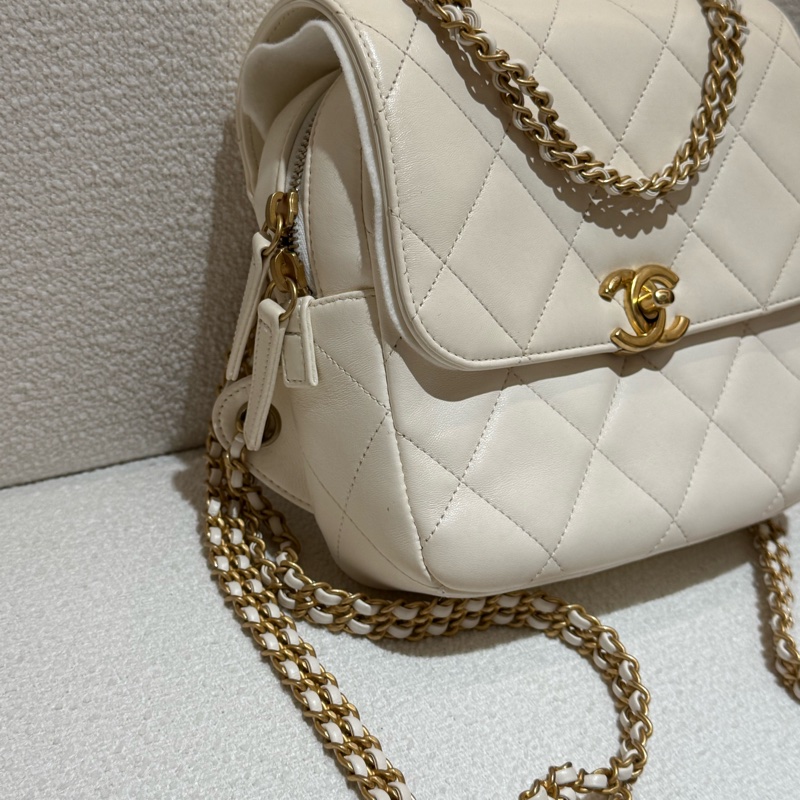 溫柔天花板CHANEL 23p Ado 奶白色金鍊雙肩後背包-4