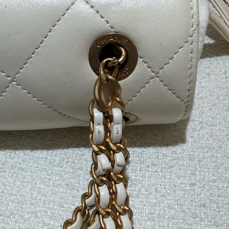 溫柔天花板CHANEL 23p Ado 奶白色金鍊雙肩後背包-36