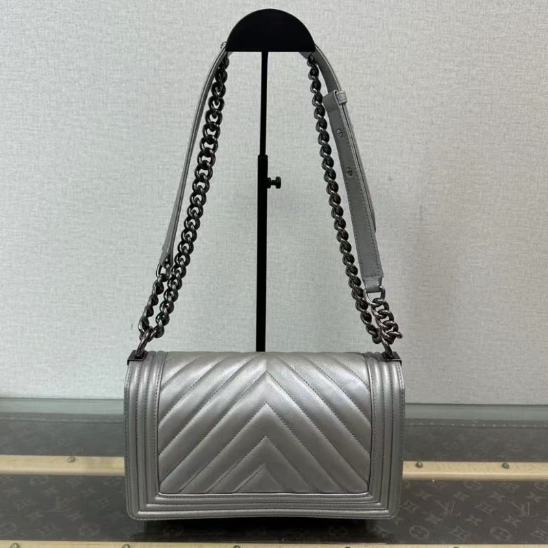 ✨CHANEL leboy銀扣V紋中號鍊條包25*14*7 98新配件塵袋保卡-2