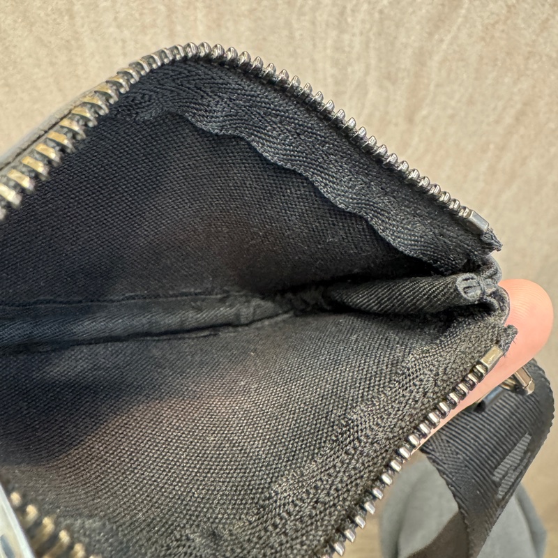 LV黑灰原花Trio郵差包 M69443-27