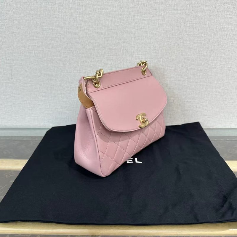 CHANEL 粉金牛皮郵差包 21*17*6 99新 配件塵袋購證保卡-1