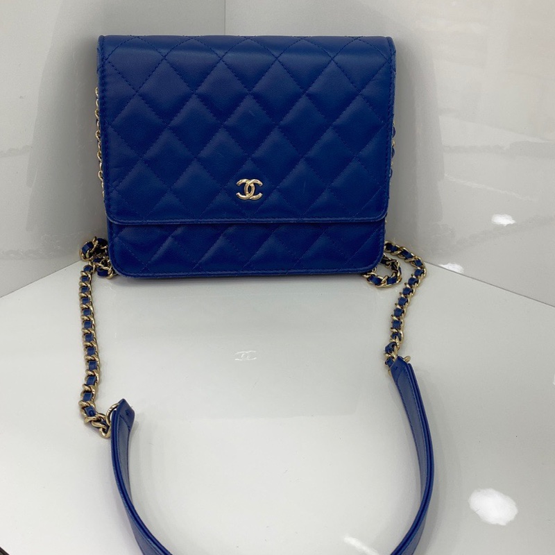 Chanel香奈兒 直式版方胖子woc深藍色，24開，輕微使用痕跡，內裡乾淨-2