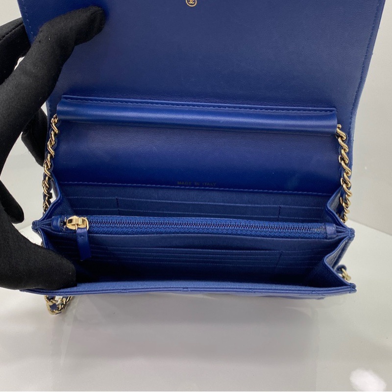 Chanel香奈兒 直式版方胖子woc深藍色，24開，輕微使用痕跡，內裡乾淨-9