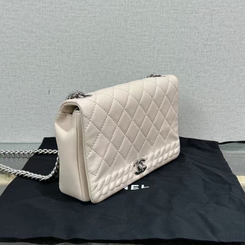 CHANEL 銀扣菱格紋肩背斜背包 22*14.5*6 97新配件塵袋-1