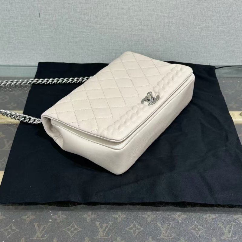 CHANEL 銀扣菱格紋肩背斜背包 22*14.5*6 97新配件塵袋-3