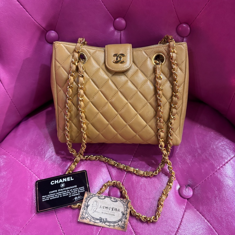 Chanel 奶茶金釦肩背包/王吉娜古董精品-0