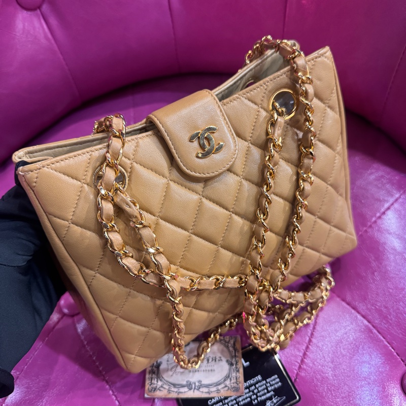 Chanel 奶茶金釦肩背包/王吉娜古董精品-1
