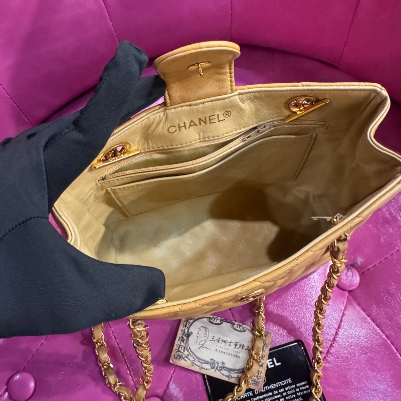 Chanel 奶茶金釦肩背包/王吉娜古董精品-2