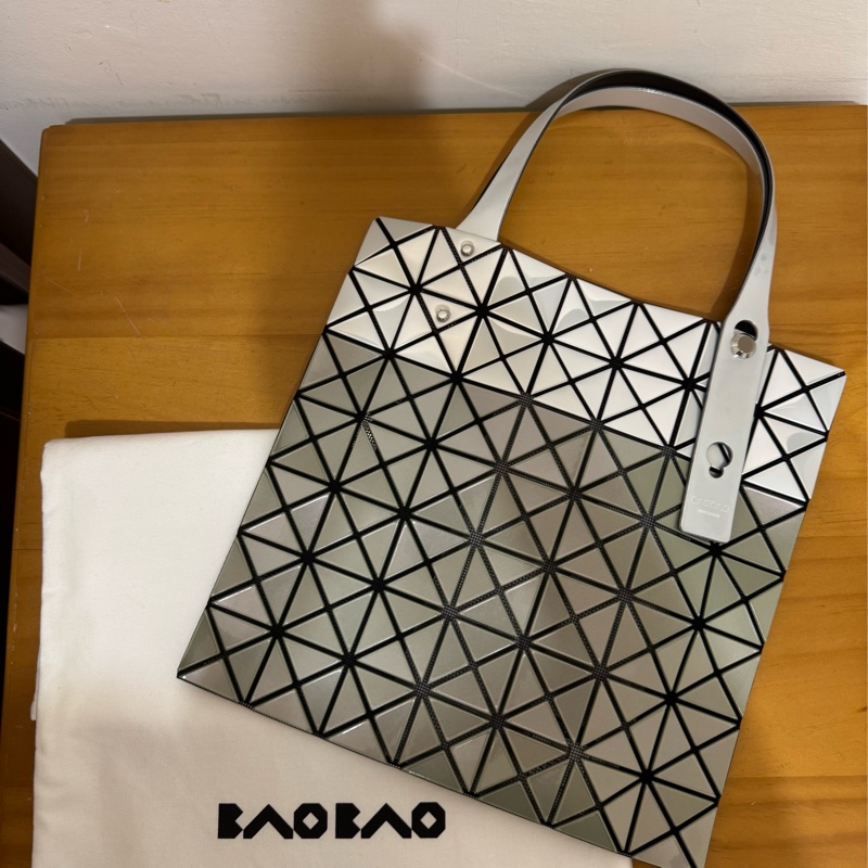 全新 三宅一生BaoBao雙色(銀x抹茶綠)手提包 7*7-4