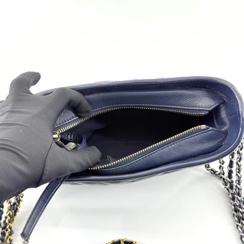 Chanel香奈兒藍色V紋流浪包 小號 small gabreille-5