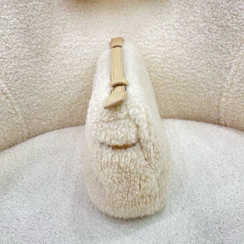 loro piana 24秋冬新款毛毛lp19 專賣店超難買要配貨 秋冬背很特別-3