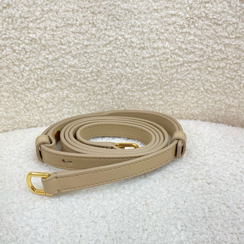 loro piana 24秋冬新款毛毛lp19 專賣店超難買要配貨 秋冬背很特別-6