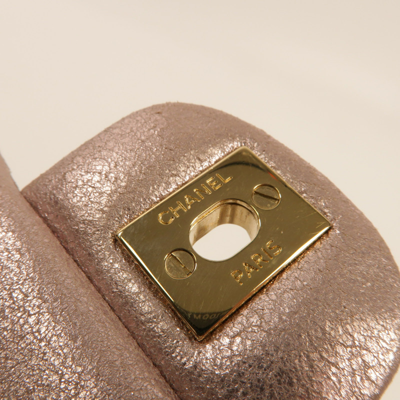 CHANEL 羊皮皮革Mini Classic 17金扣肩背袋-9