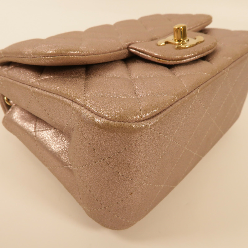 CHANEL 羊皮皮革Mini Classic 17金扣肩背袋-10