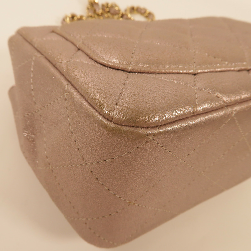 CHANEL 羊皮皮革Mini Classic 17金扣肩背袋-12