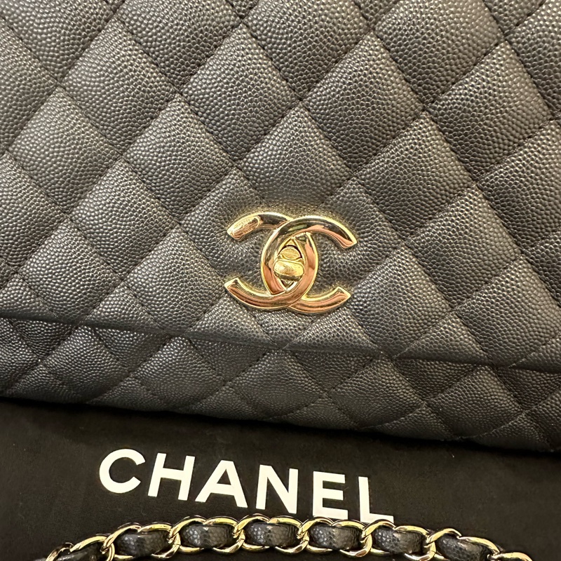Chanel香奈兒 cocohandle中號黑色荔枝牛皮包，-19