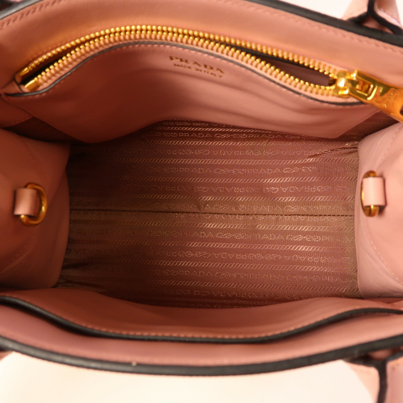 PRADA Saffiano皮革Monochrome金扣手挽肩背兩用袋-4