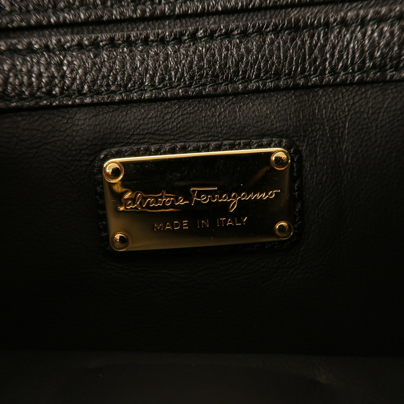 Salvatore Ferragamo 牛皮皮革Pouch金扣手拿包-5