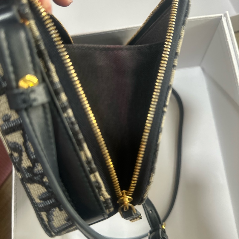 30MONTAIGNE POUCH CANVAS方型手提肩背包-31