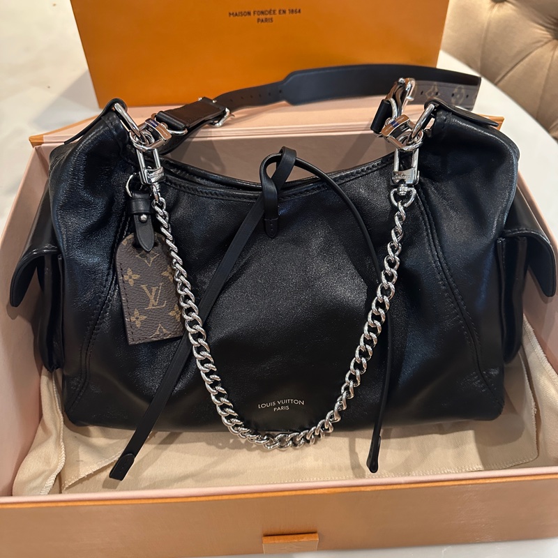 Louis Vuitton LV CarryAll cargo vibe PM 黑武士-0