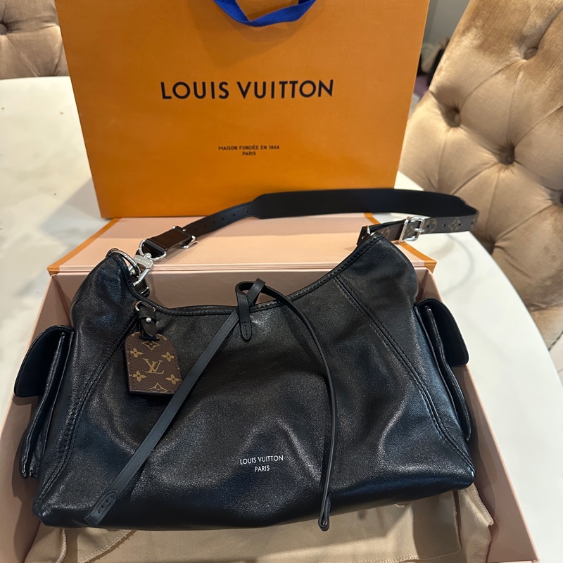 Louis Vuitton LV CarryAll cargo vibe PM 黑武士-3