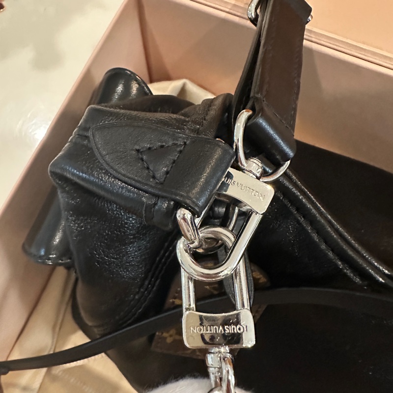 Louis Vuitton LV CarryAll cargo vibe PM 黑武士-18