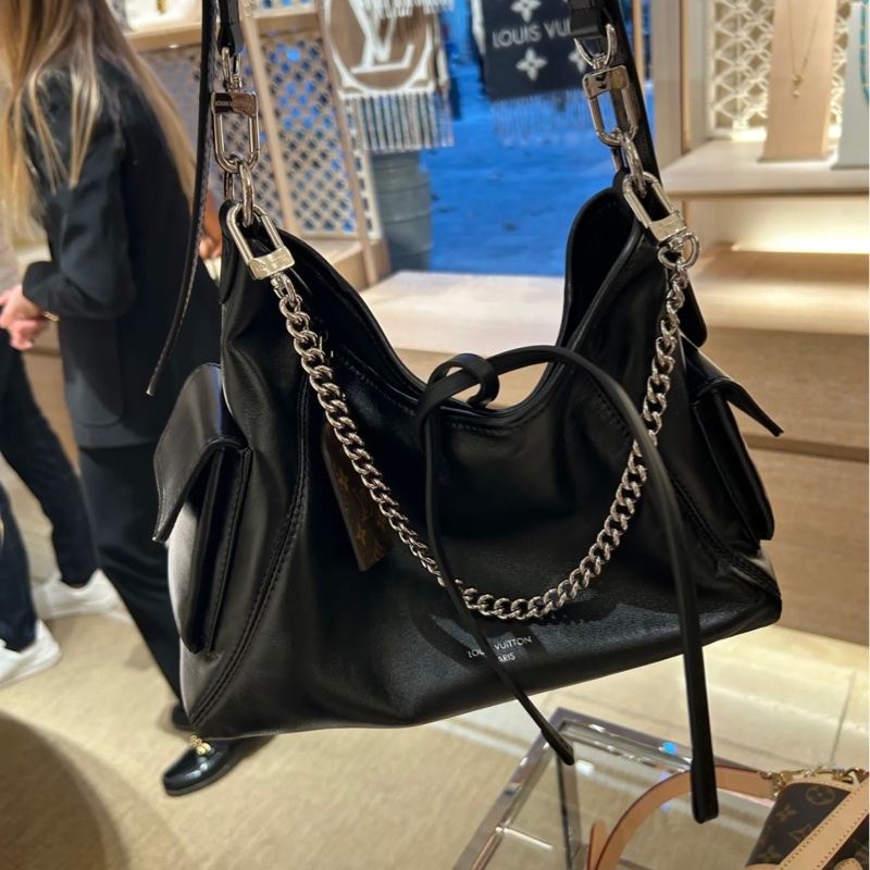 Louis Vuitton LV CarryAll cargo vibe PM 黑武士-32