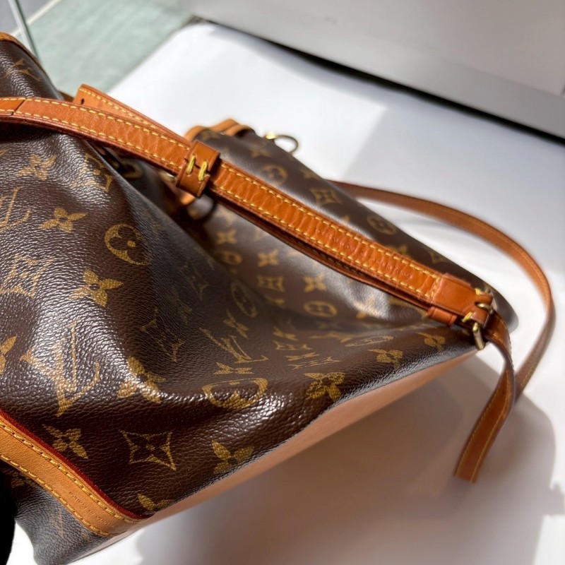 LV 老花小號水桶包-12