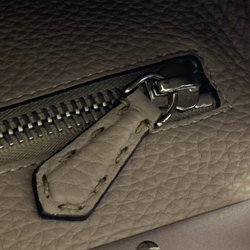 FENDI 芬迪 PEEKAPOO Medium 皮革 手提包 大象灰-10