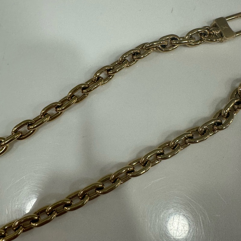 LV m46917 黑色牛皮壓紋金鏈斜背包 Mini bumbag-31