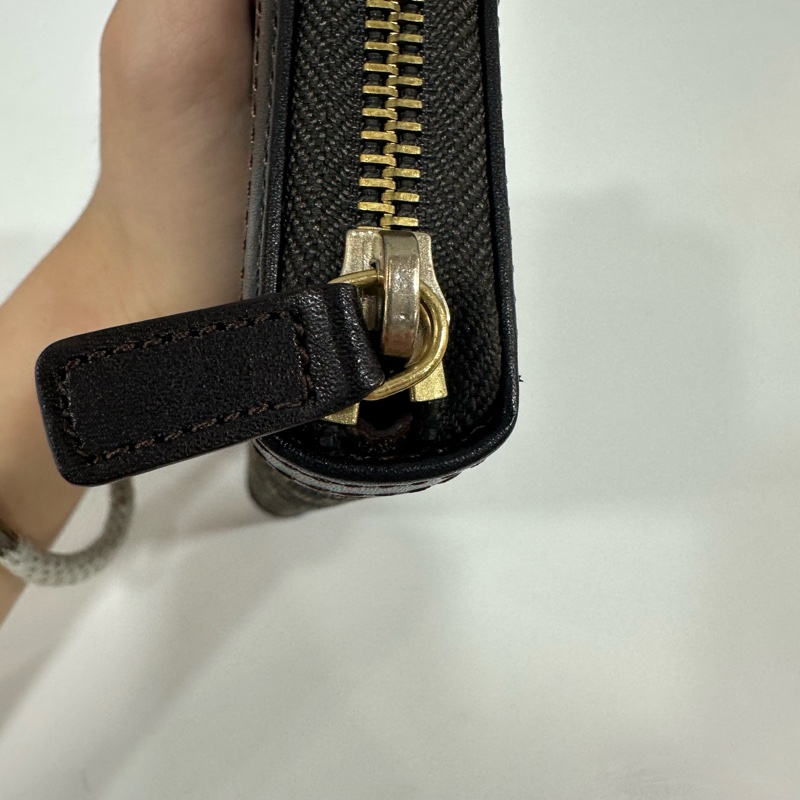 fendi 8m0024 深咖啡老花拉鍊長夾-13
