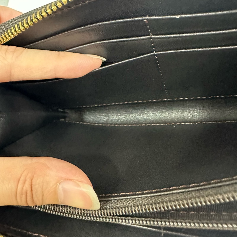 fendi 8m0024 深咖啡老花拉鍊長夾-18