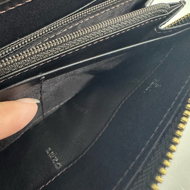 fendi 8m0024 深咖啡老花拉鍊長夾-23