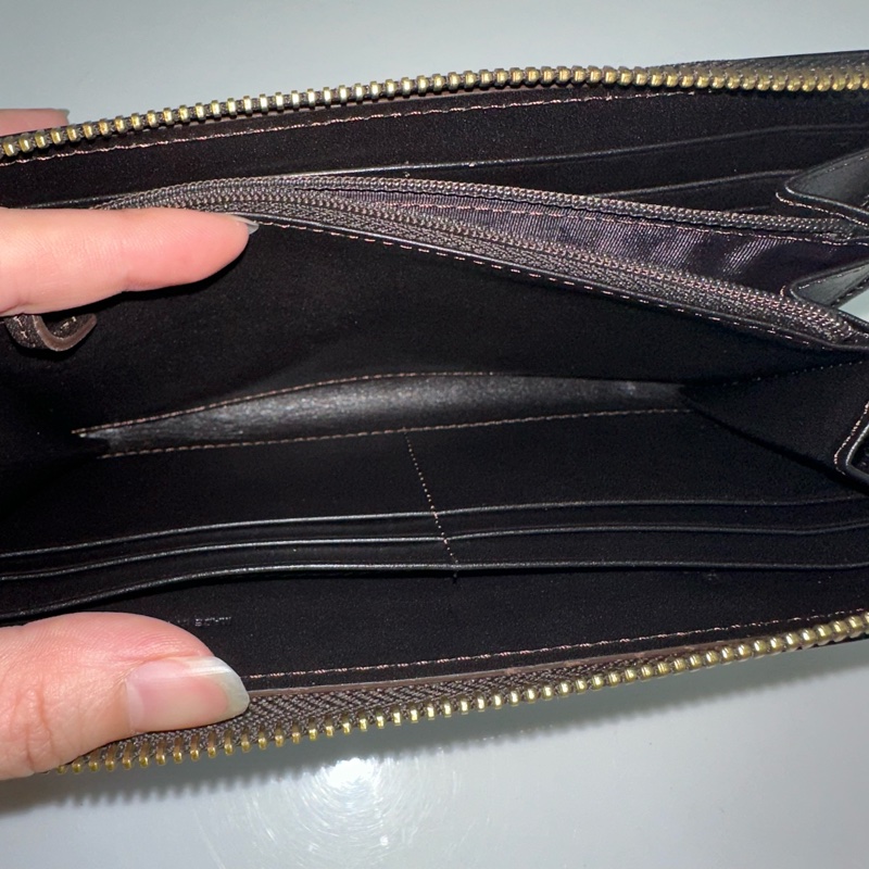 fendi 8m0024 深咖啡老花拉鍊長夾-28