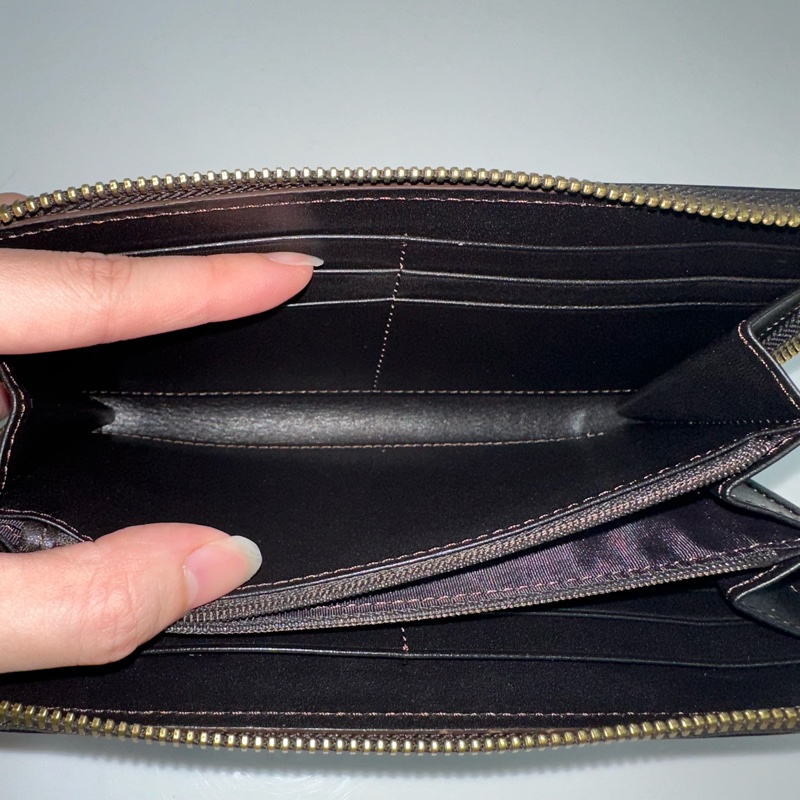 fendi 8m0024 深咖啡老花拉鍊長夾-30