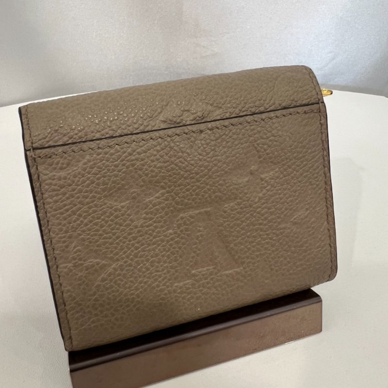 LV M69800/晶片款 斑鳩灰老花壓紋三折短夾-1