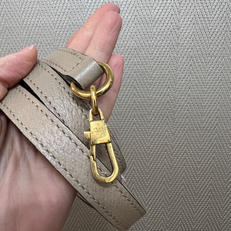 Gucci 燕麥PVC燕麥牛皮霧金釦手提斜背mini琴譜包-11