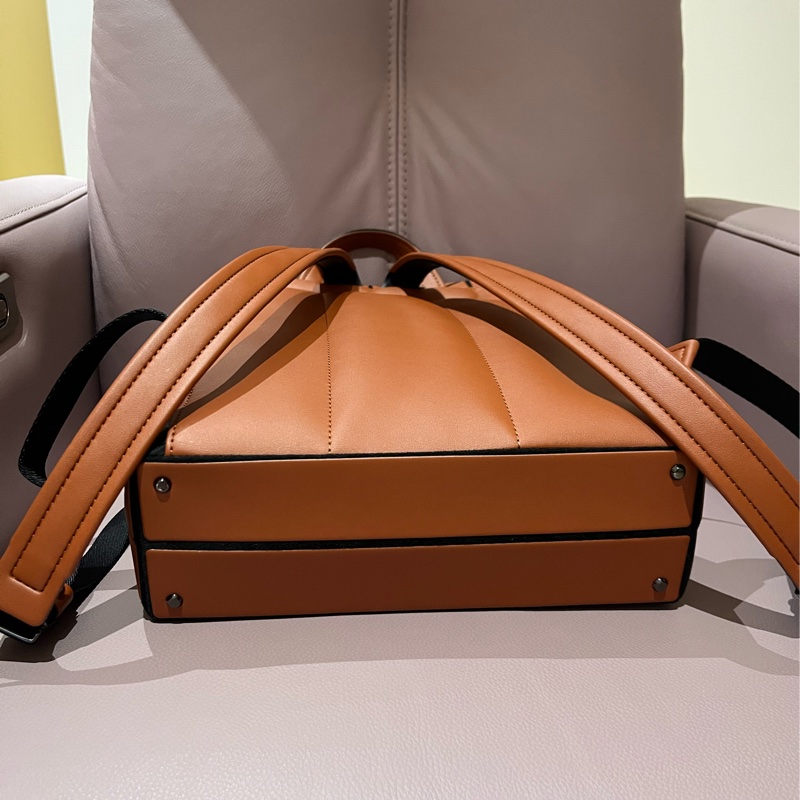 ISSEY MIYAKE BAOBAO 霧面皮質翻蓋後背包-3