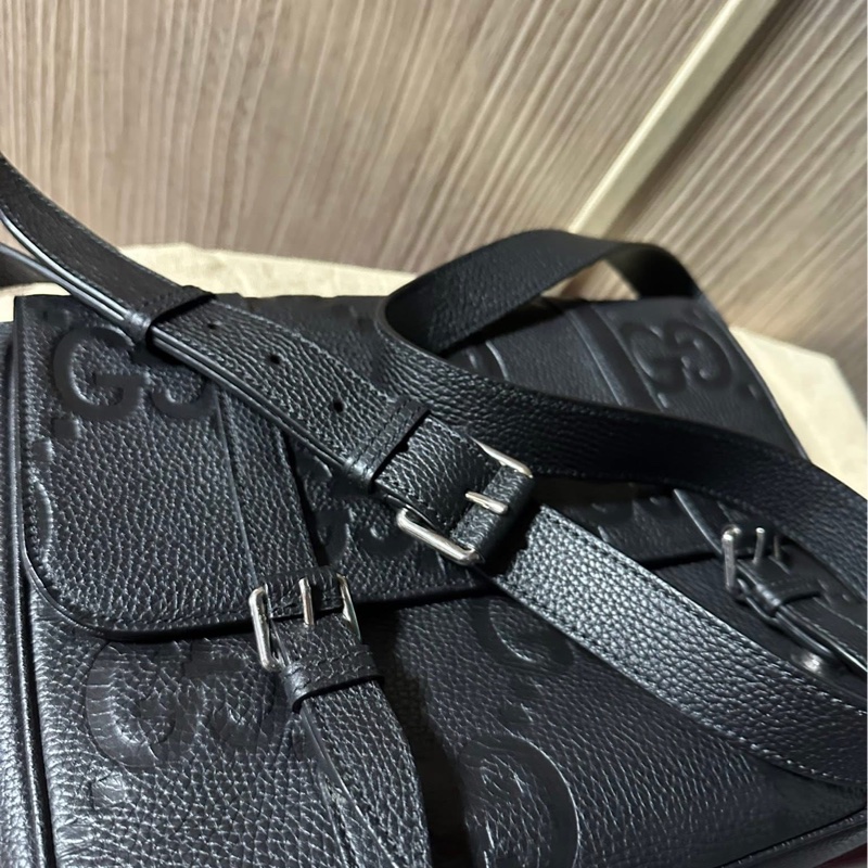 GUCCI Jumbo GG 760234黑色壓紋皮革側肩背郵差包-16
