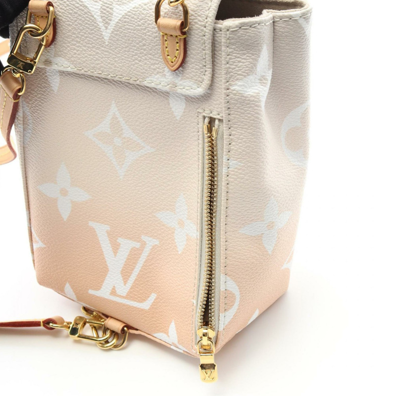 Louis Vuitton Tiny Backpack by the Pool，M45764，塗佈帆布和皮革 Monogram Giant，女款，灰棕色-7