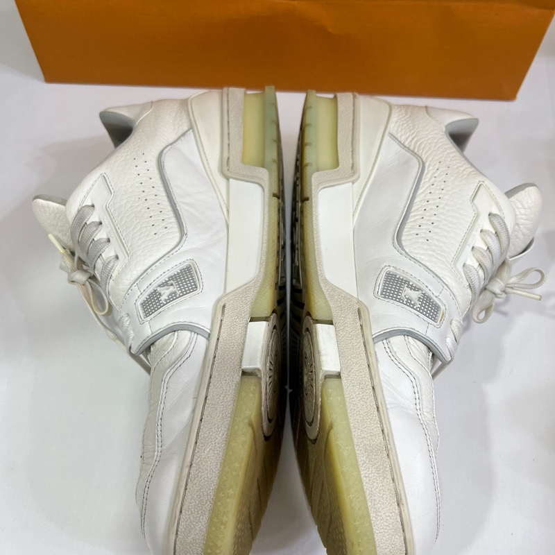 LV trainer 白色水泥灰 UK9-2