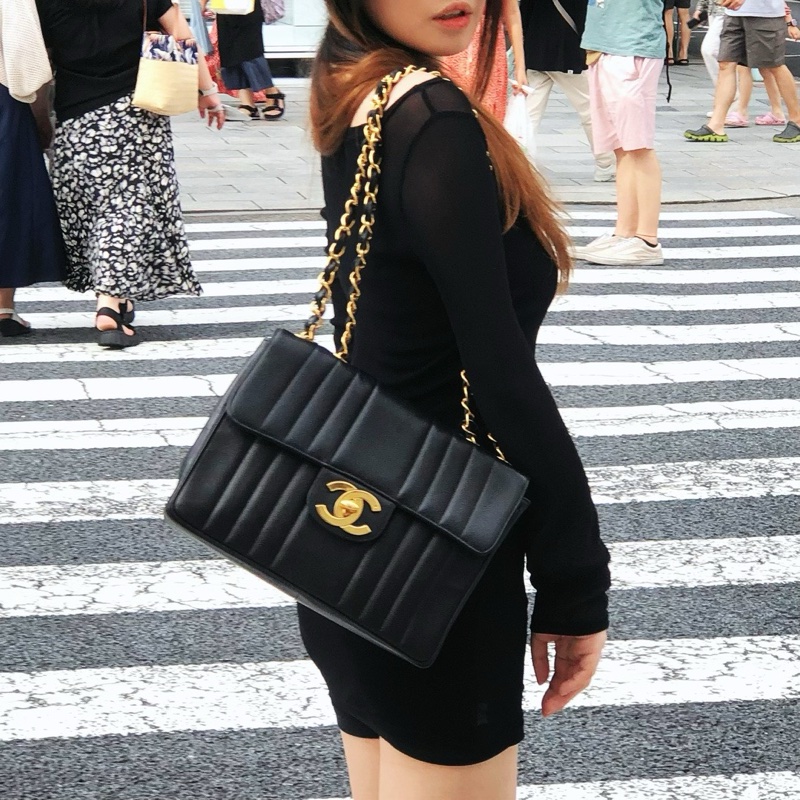 「JL精品代購」9新 香奈兒魚子醬黑金扣貝嫂30-1