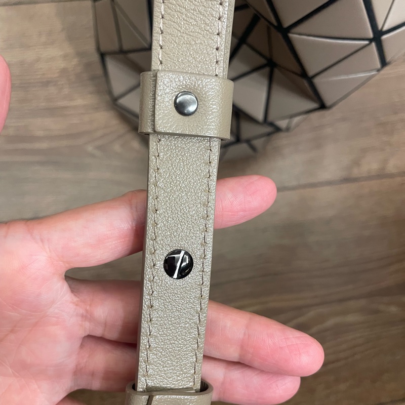 Bao Bao Issey Miyake 水晶水桶包奶茶色-2