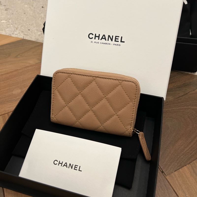 Chanel 奶茶色拉鏈零錢包-1