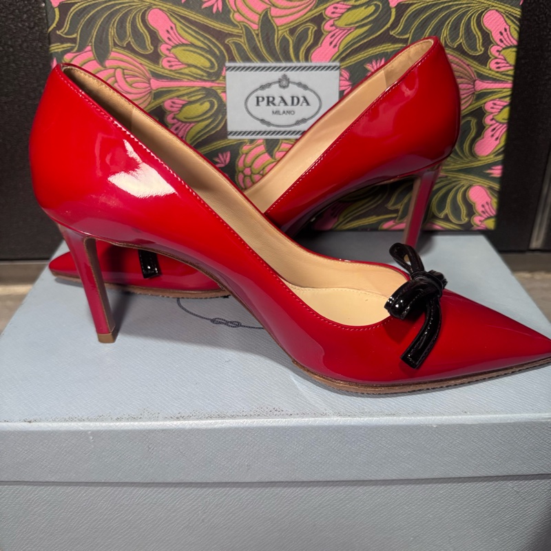Prada 經典大紅蝴蝶結 全新 底部已加防滑墊-2