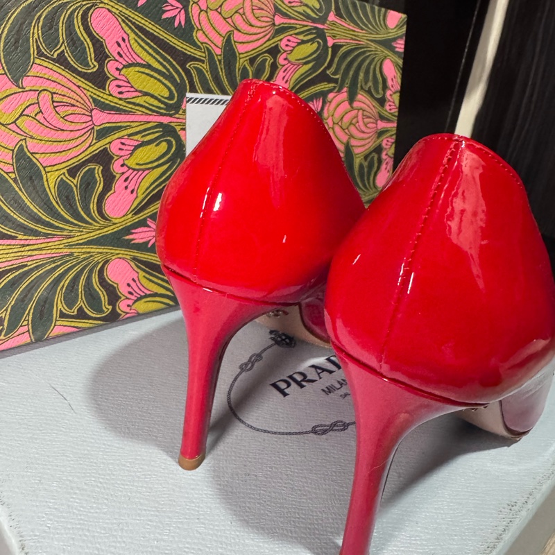 Prada 經典大紅蝴蝶結 全新 底部已加防滑墊-6