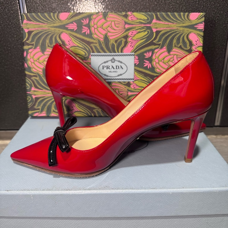 Prada 經典大紅蝴蝶結 全新 底部已加防滑墊-10